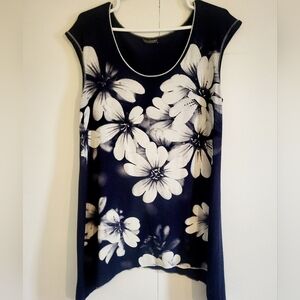 Vanilla Sugar Floral Navy and White Women's Top